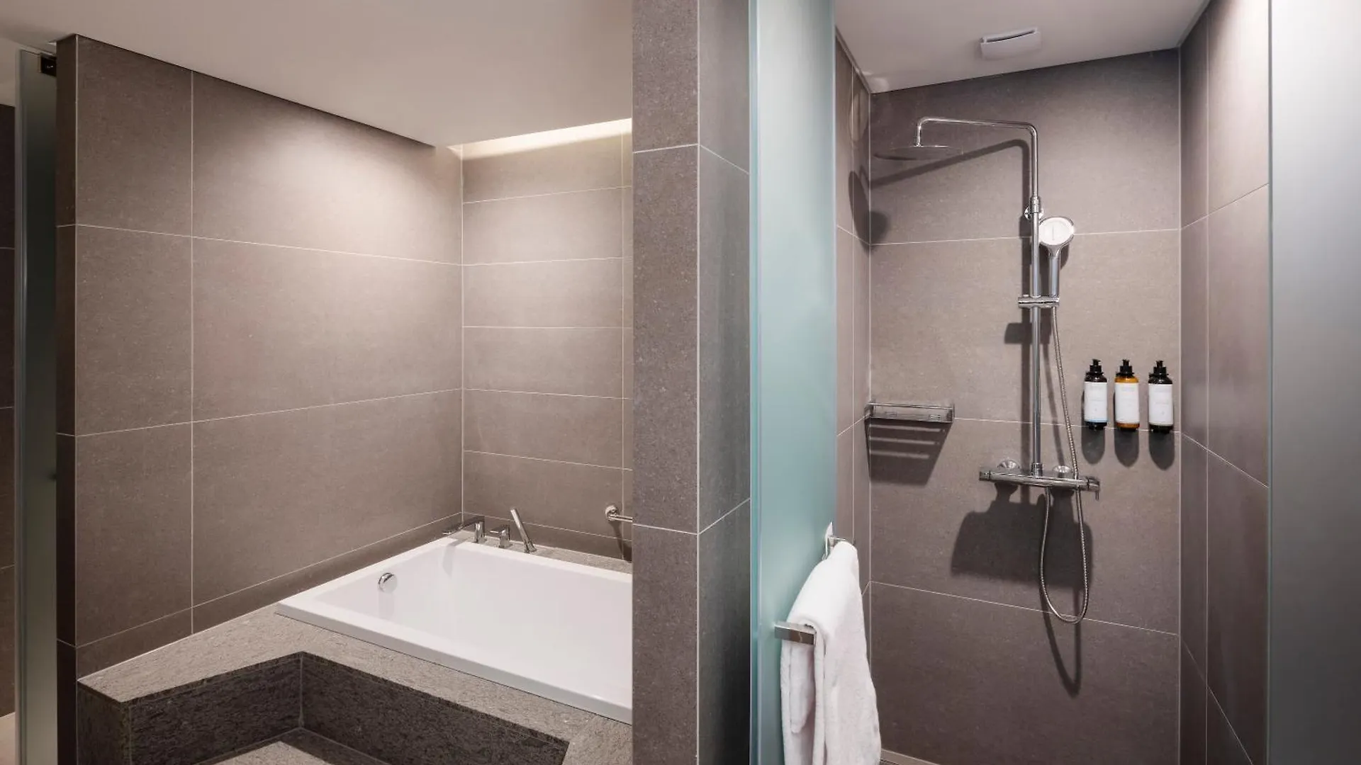 Mercure Ambassador Seoul Magok 4*,  대한민국